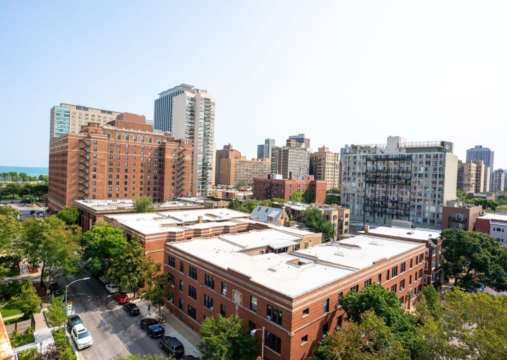 500 W Belmont