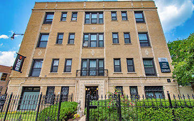 537 W Melrose
