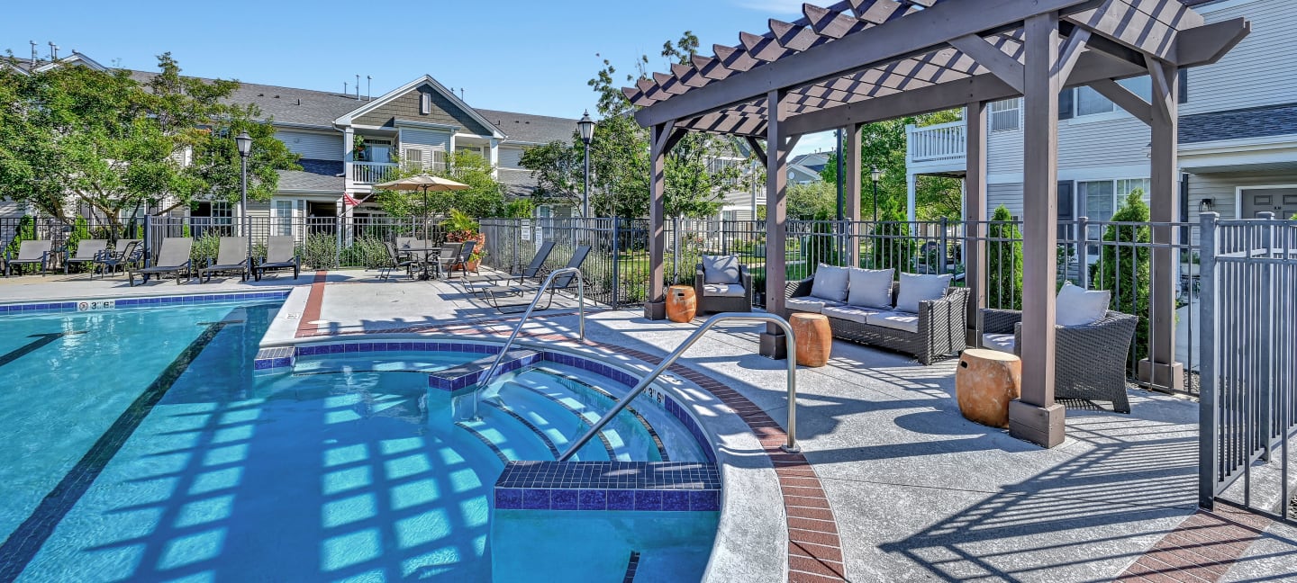 Farmington Lakes Apartments