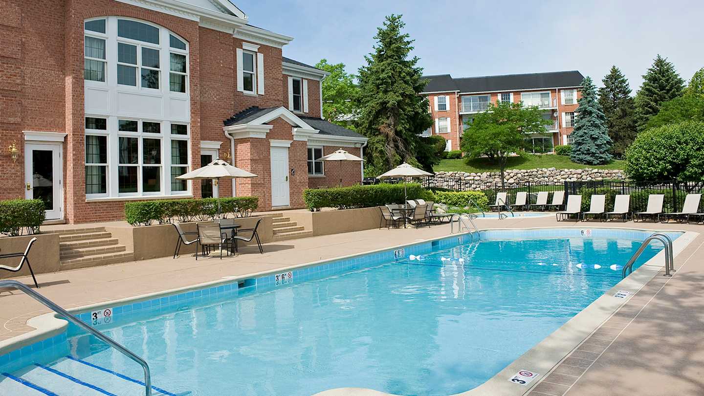 Versailles on the Lakes Schaumburg
