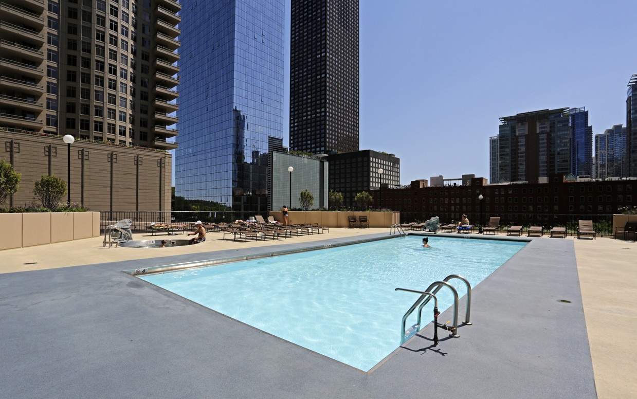 Lakeshore Plaza