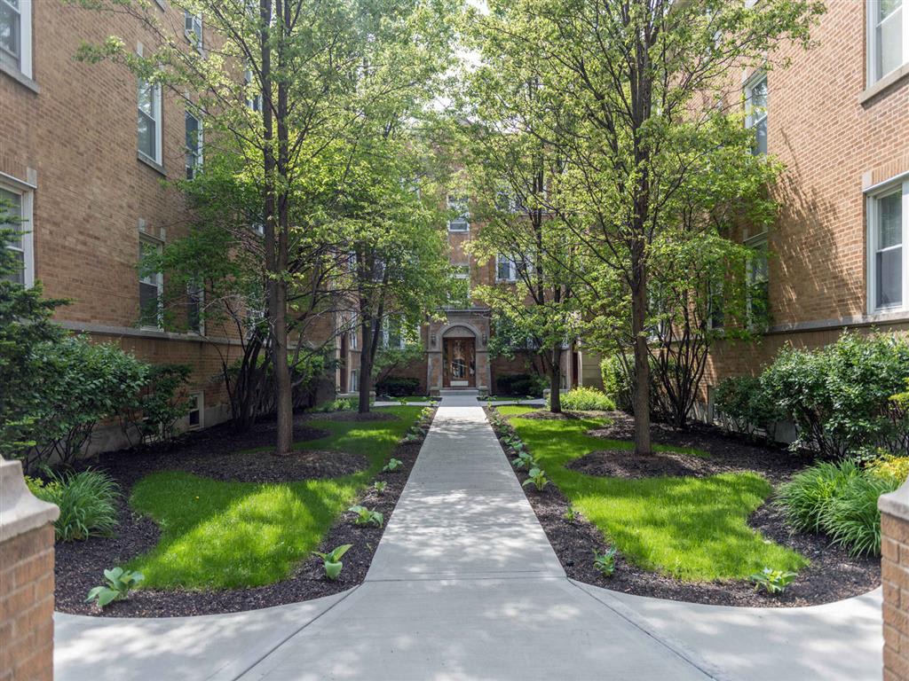 Ashland Manor