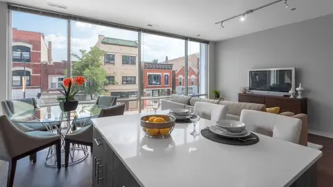 Luxe on Chicago