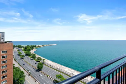 1350 North Lake Shore